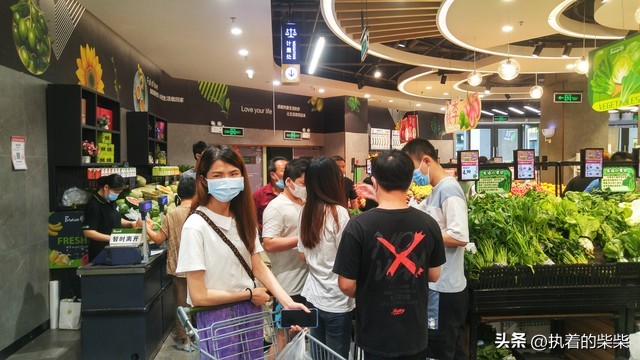 胖东来老板于东来现状_胖东来官方网站_胖东来：让每一件商品都值得信赖
