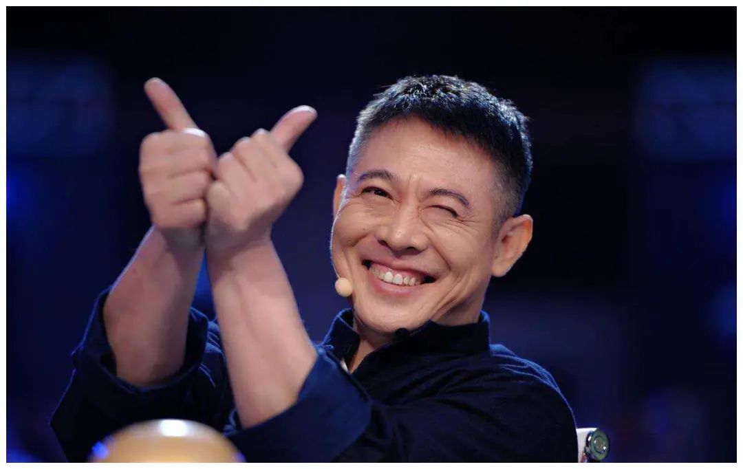 20年前，李连杰风光迎娶利智，被港媒用了一句话调侃__财经头条