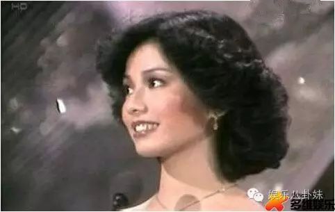 成龙的影迷里有哪些名人_成龙在全球影迷心中的影响_成龙的影迷